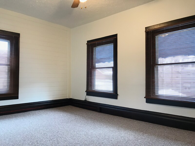 Building Photo - 112 Bernet Way