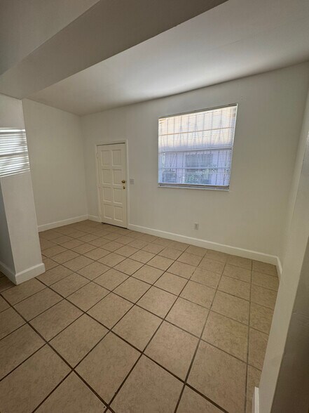 Building Photo - 1715 SW 67th Ct