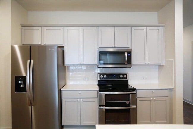 Building Photo - 3113 Bragg Pl