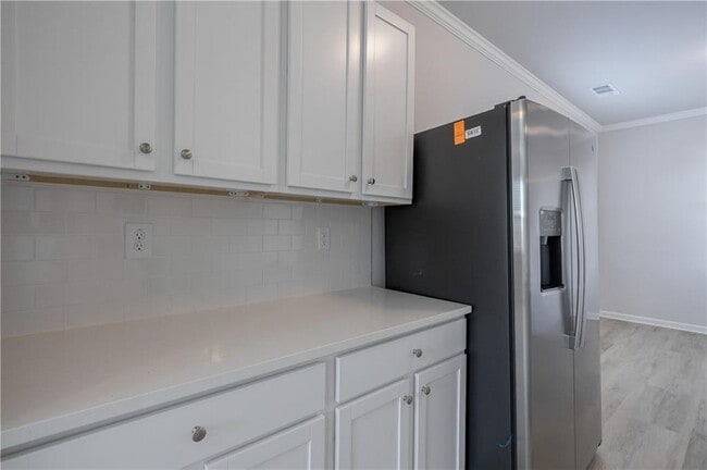 Building Photo - 853 Crossroads Ct