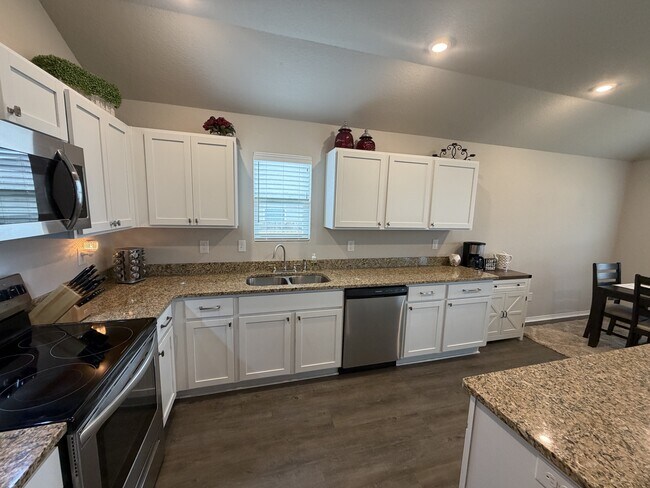 Building Photo - 35 Kinley Brk Ln