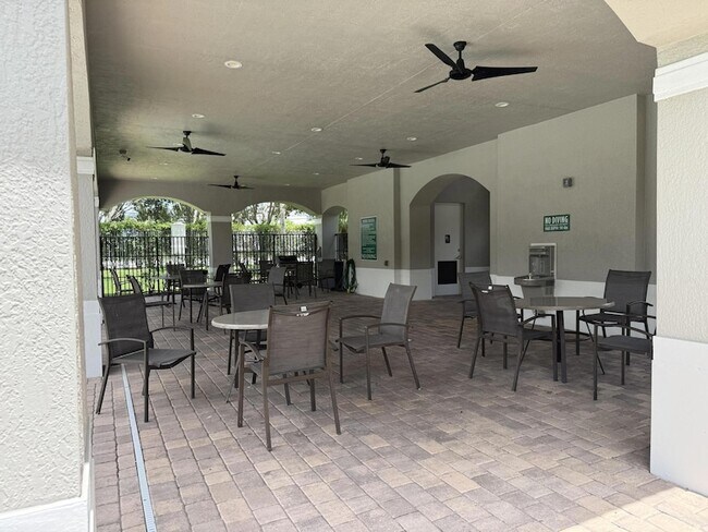 Building Photo - 9084 Silver Glen Way