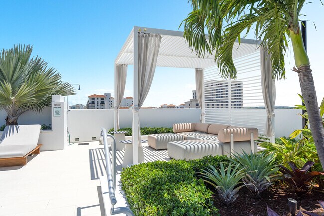 Building Photo - 155 E Boca Raton Rd