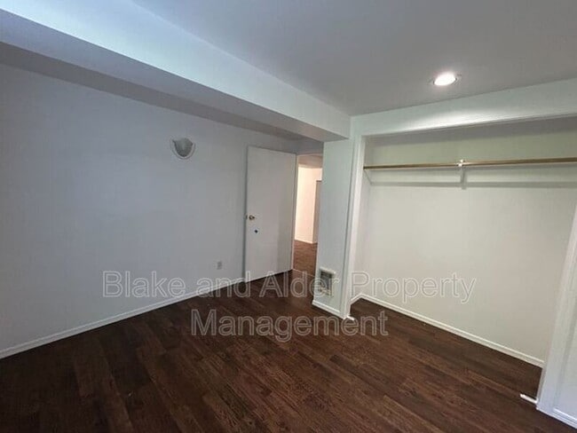 Building Photo - 198 NE 157th Ave