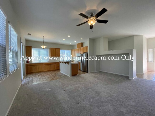 Building Photo - Beautifully Designed 3-Bdrm 2-Bath Home in...