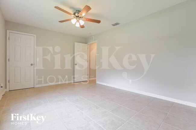 Building Photo - 11940 Helicon Ave