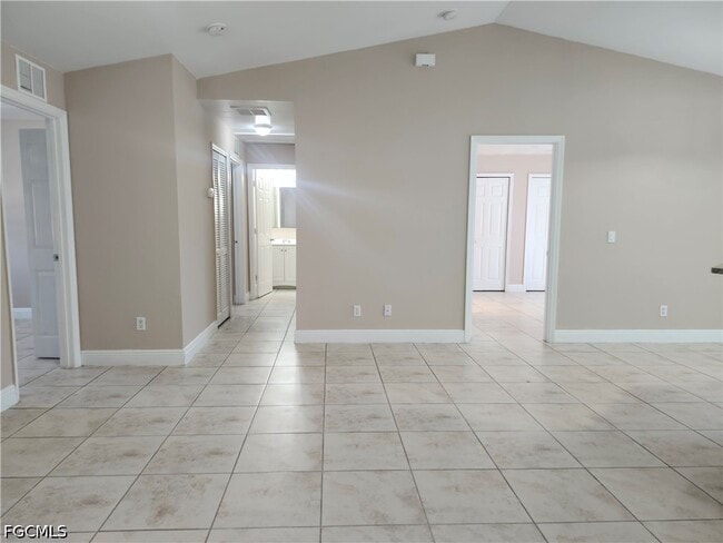 Building Photo - 217 Hightower Ave S