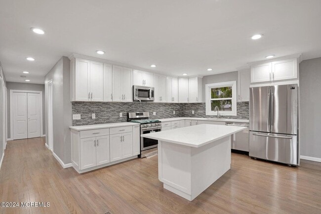 Building Photo - 280 Oakley Ave