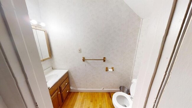 Building Photo - 564 S Ashley St