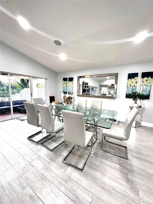 Building Photo - 3501 SW 142nd Ave