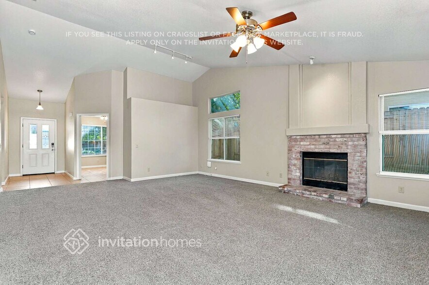 Building Photo - 8441 Solitude Ct
