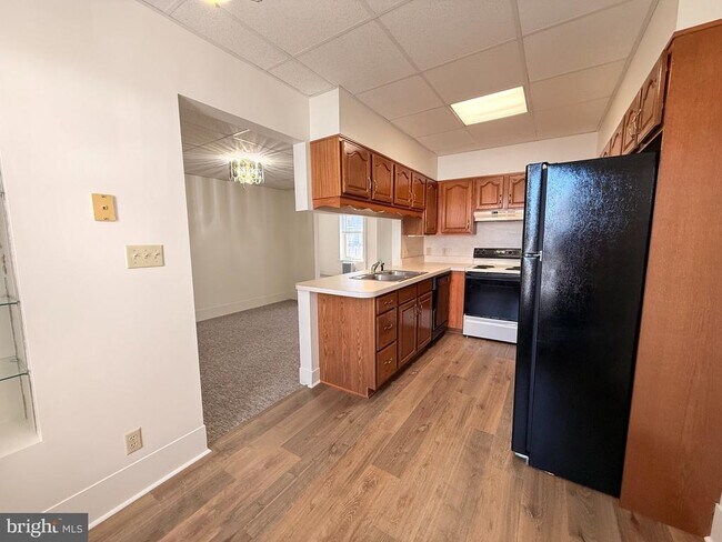 Building Photo - 49 S Fourth St