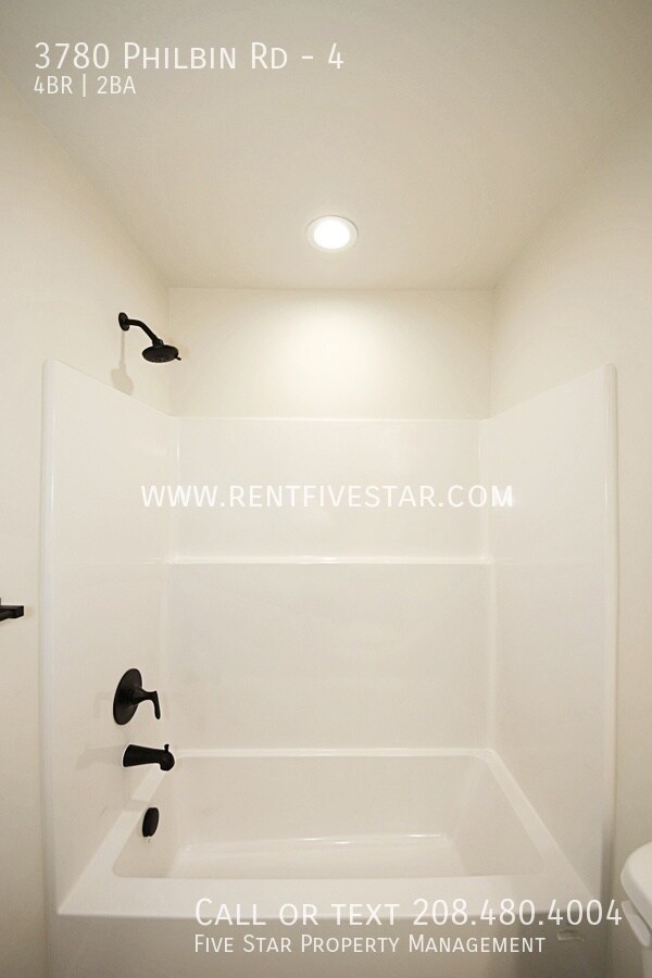 Building Photo - 3780 N Philbin Rd