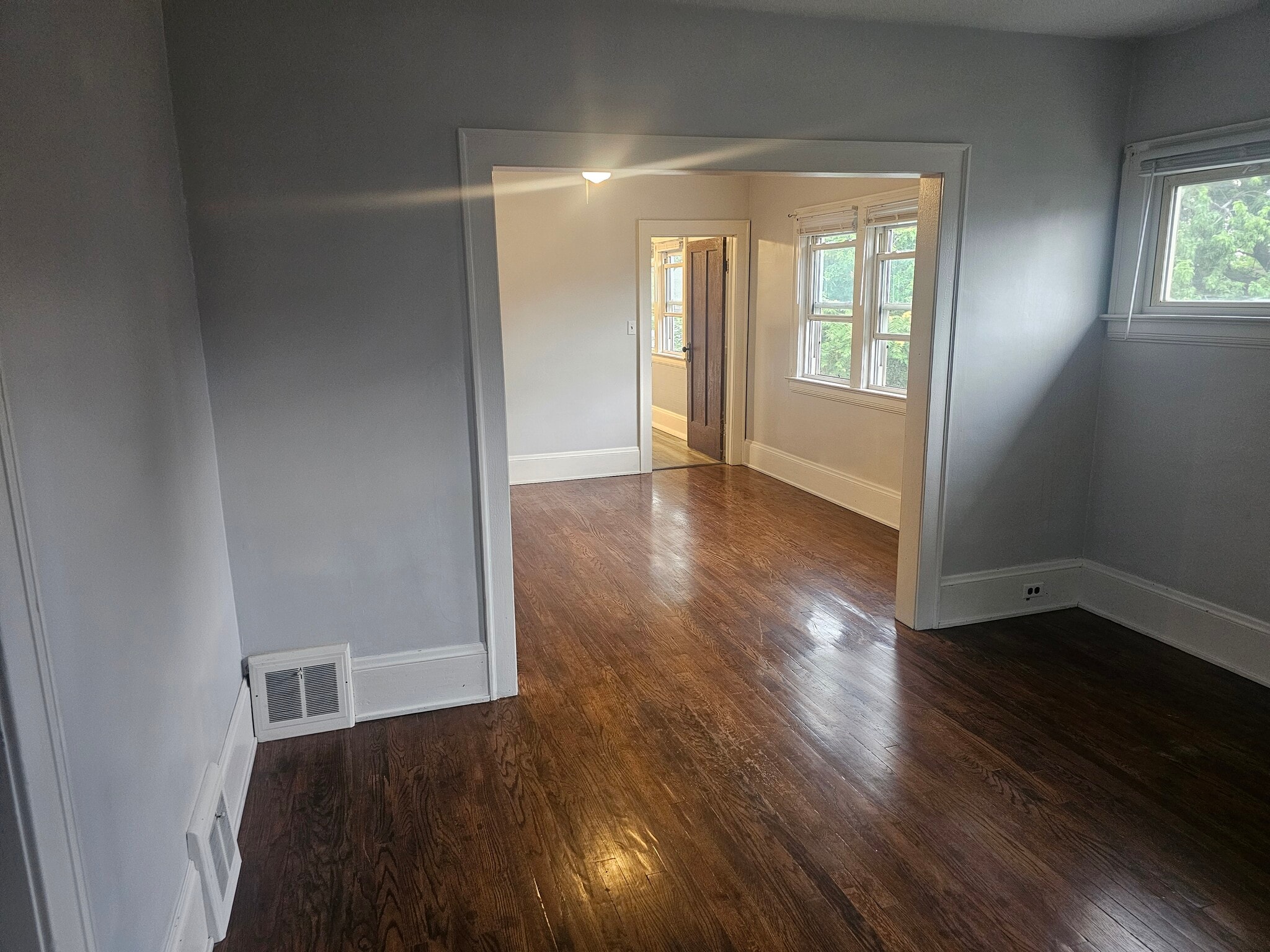 Building Photo - 3518 Schiller Ave