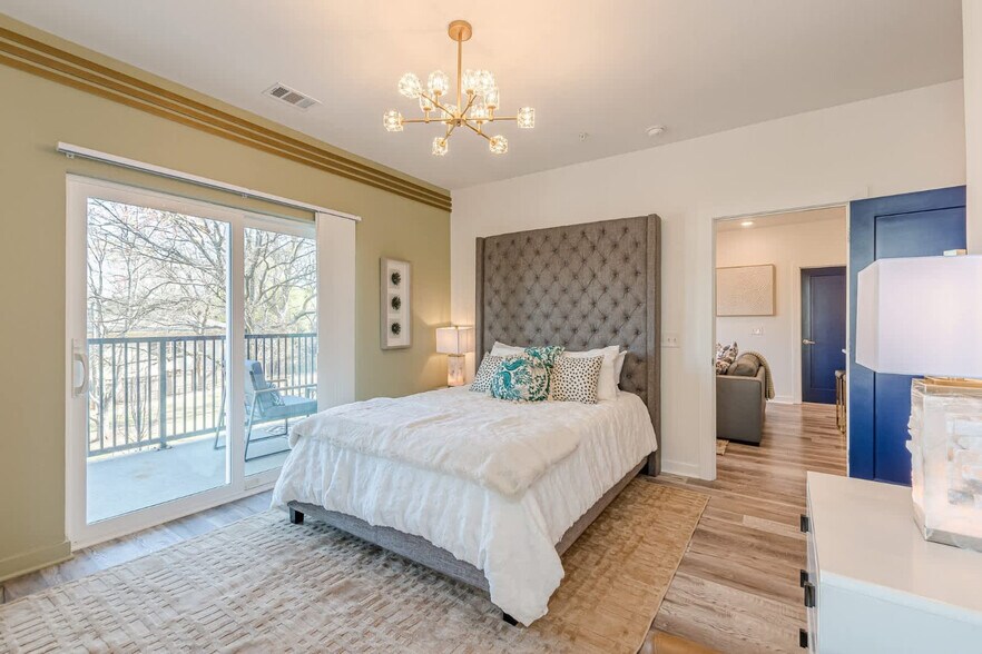 Building Photo - 525 Parkway Dr NE