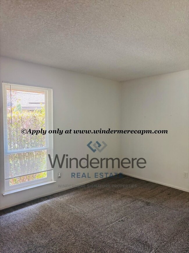 Building Photo - Charming 3-Bedroom Home in Prime West Sac ...