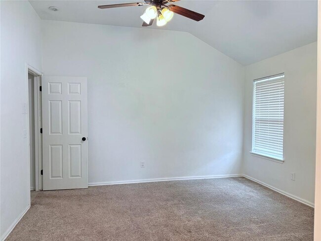 Building Photo - 1429 Deer Chase Dr