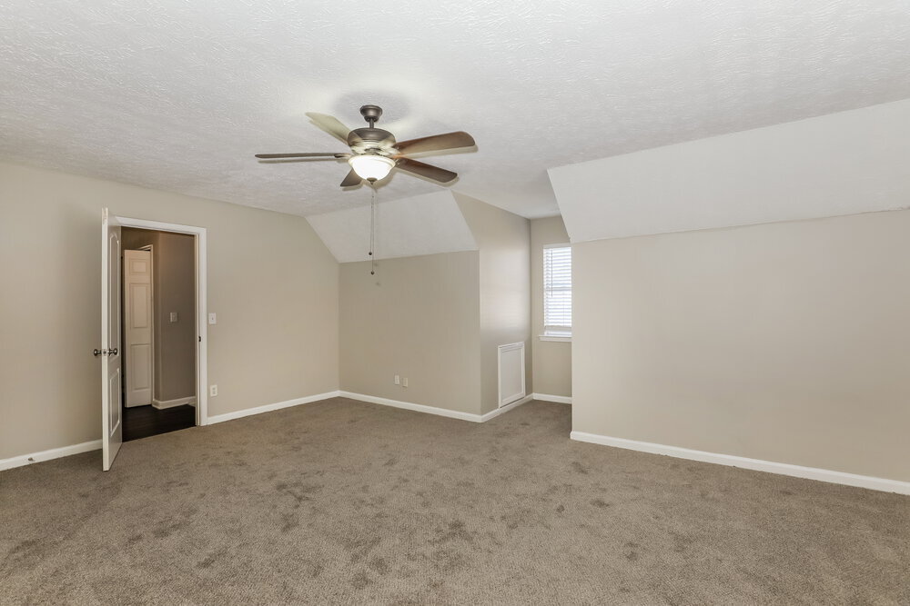 Building Photo - 370 Summer Hill Cir