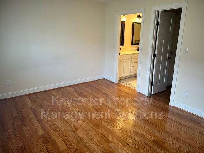 Building Photo - 18 Spring View Dr