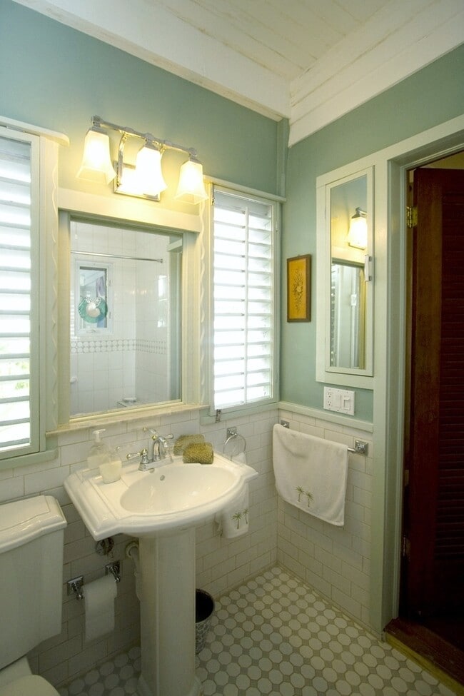 Building Photo - Furnished Studio Apartment in Old Town