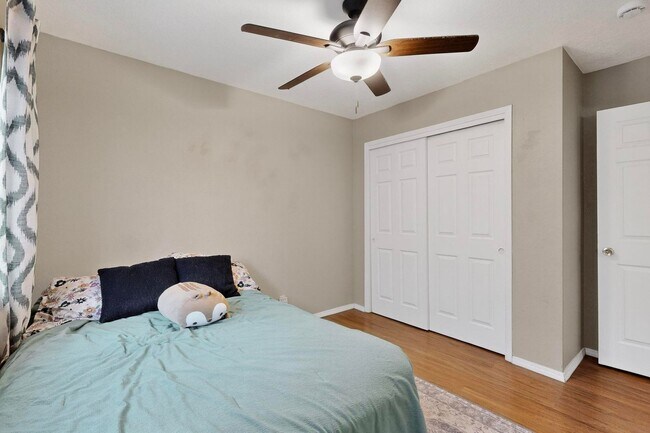 Building Photo - NE 2 Bedroom 2 Bath with Garage