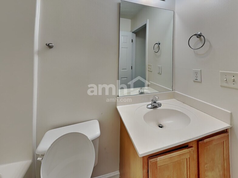 Building Photo - 4305 Windale Dr NW