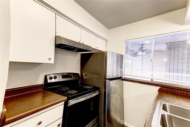 Building Photo - 5150 Amesbury Dr