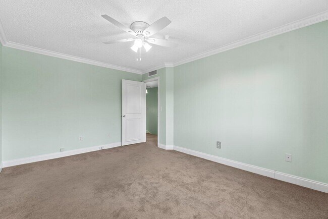 Building Photo - 111 Yacht Club Way