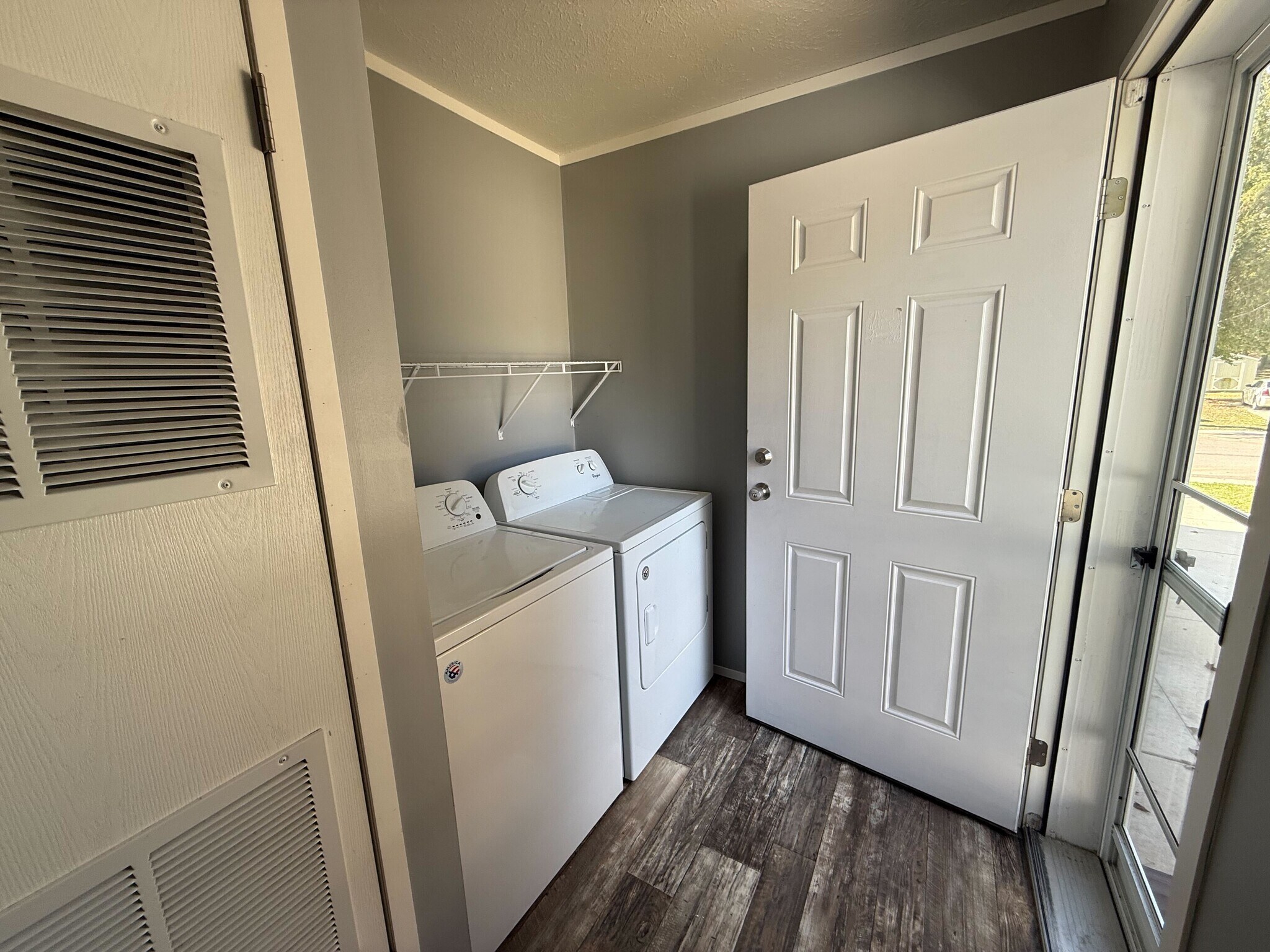 Building Photo - 11853 Cascade Cir