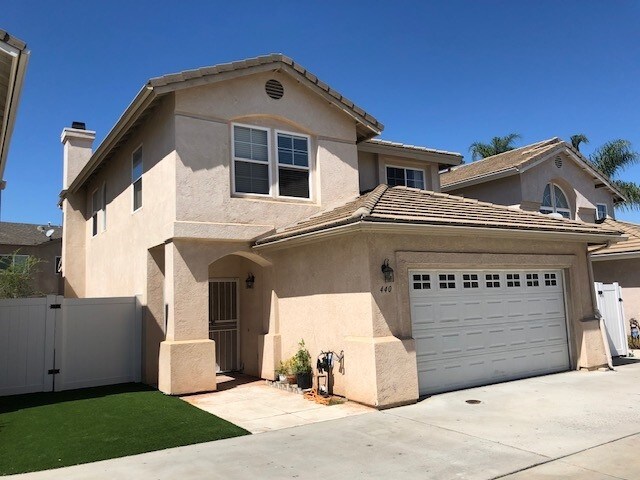 Building Photo - 440 Hart Dr