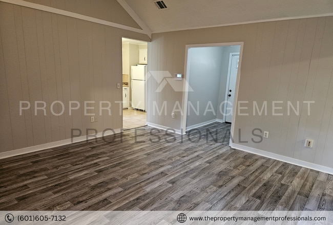 Building Photo - 4746 Satinwood Rd