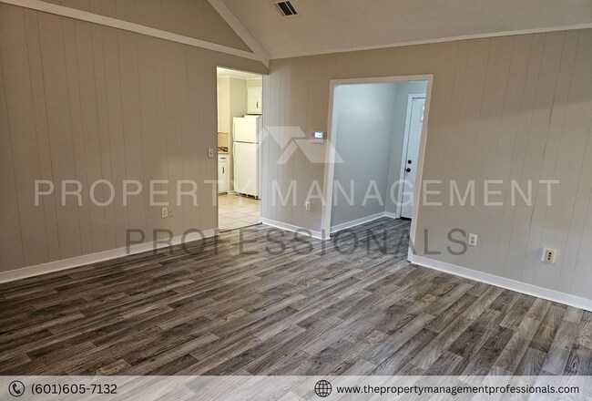 Building Photo - Relaxing and ready for you located in the ...