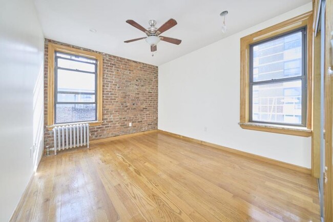 Building Photo - 3 bedroom in New York NY 10040