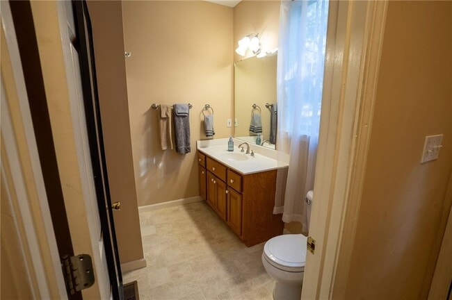 Building Photo - 111 Chadwick Dr