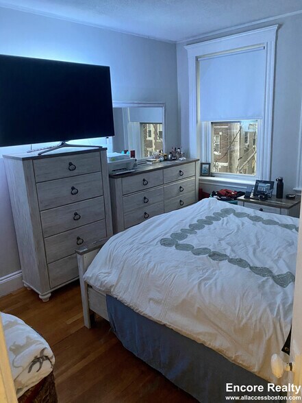 Building Photo - 110 Brainerd Rd