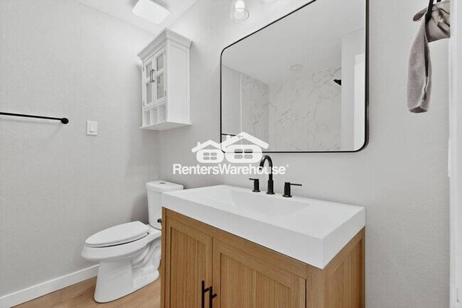 Building Photo - Renovated home in Plano Ready to Be Your Home