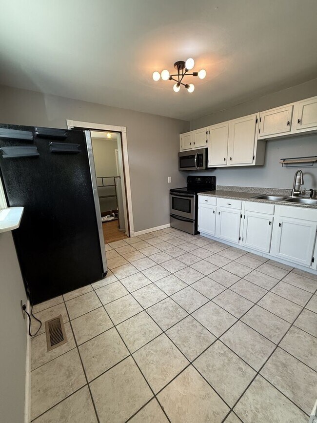 Building Photo - Charming 2 Bedroom, 1 Bath house in the heart of Nashville, TN