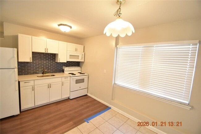 Building Photo - 3021 6th Ave N