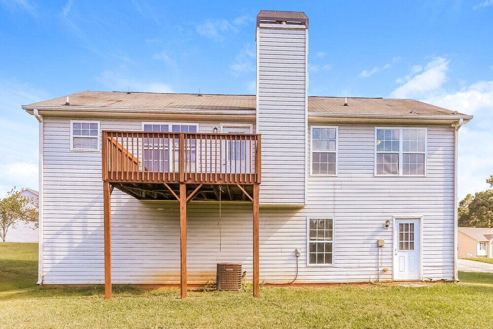 Building Photo - 4809 Camelot Dr