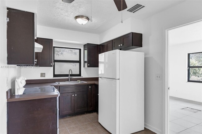 Building Photo - 1451 NW 19th St