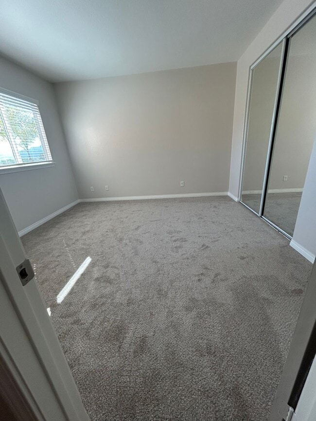 Building Photo - Remodeled Temecula 4 Bedroom