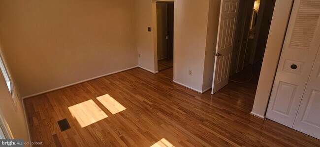 Building Photo - 23 Cross Ridge Ct