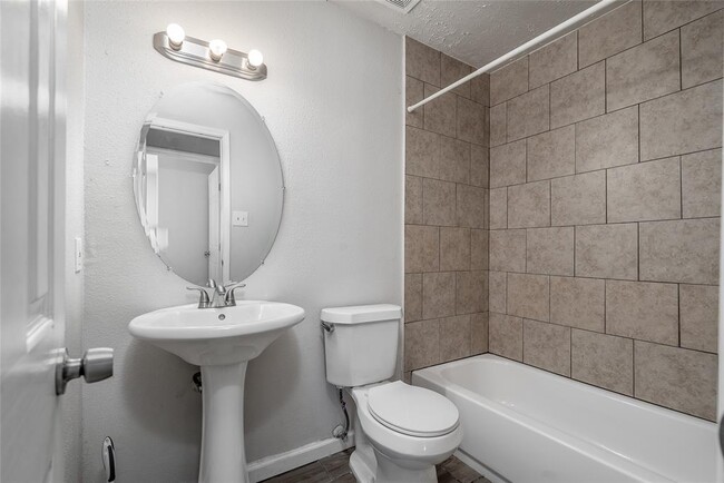Building Photo - 5411 Ingomar Way
