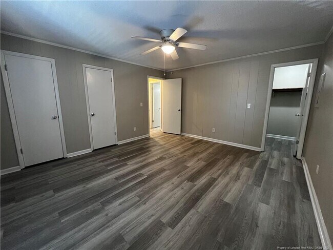 Building Photo - 5853 Century Oaks Dr