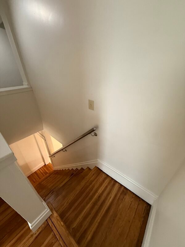 Building Photo - 458 E Sycamore St