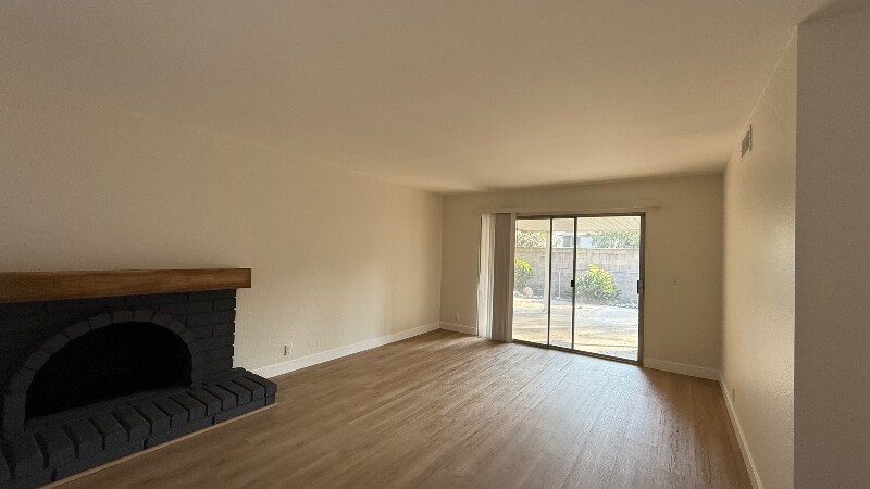 Building Photo - 634 E La Veta Ave