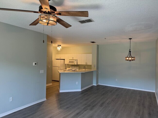 Building Photo - 510 Florida Club Blvd