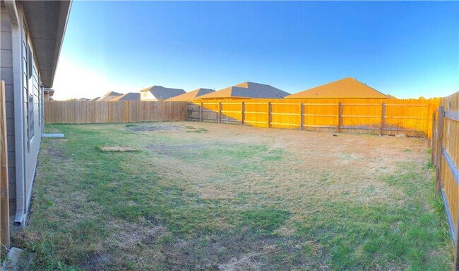 Building Photo - 215 Camellia Dr