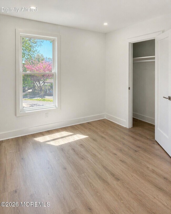 Building Photo - 506 Bath Ave