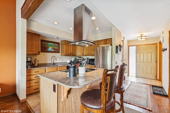 Building Photo - Whitefish River furnished Townhome